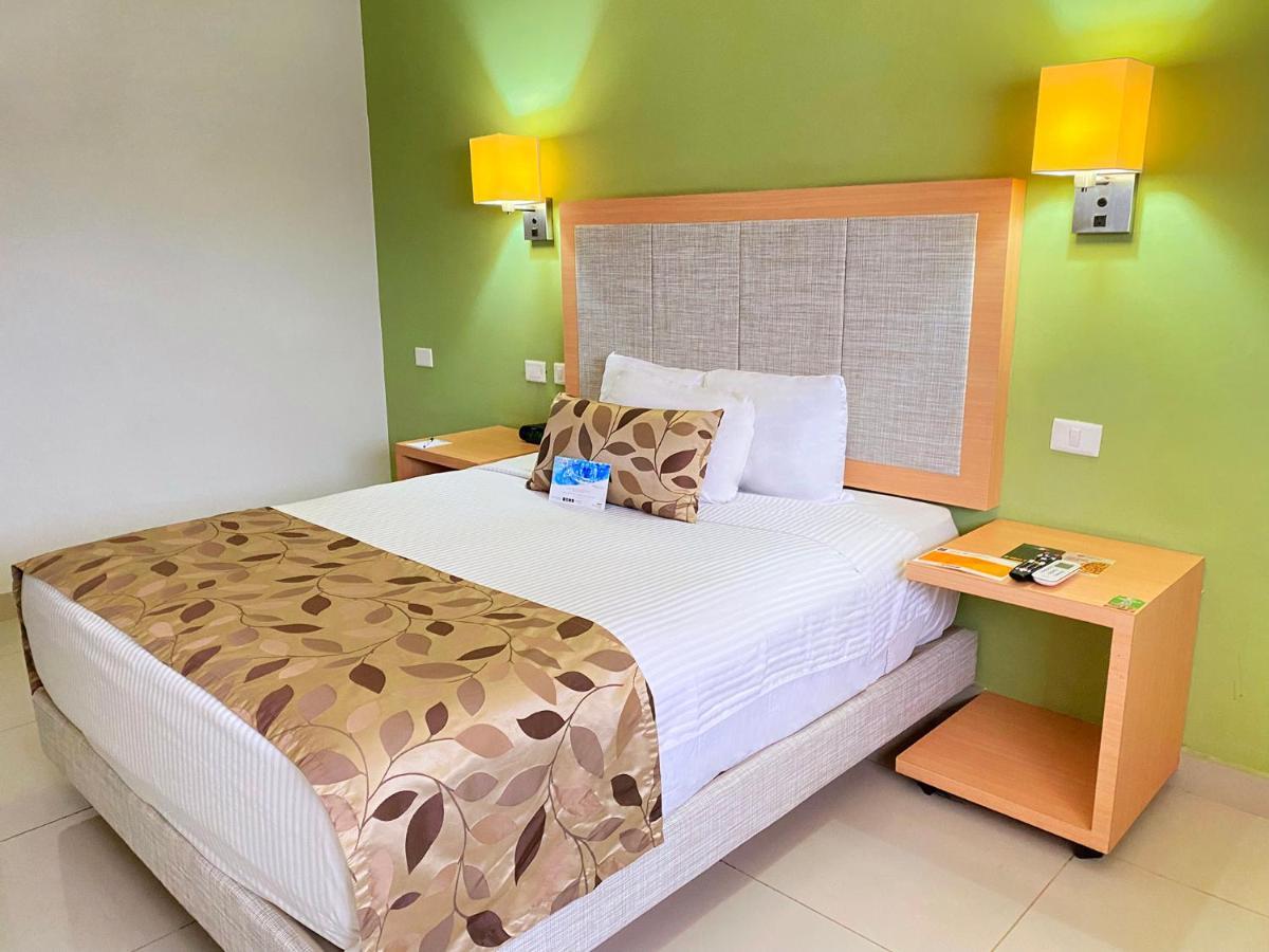 Sleep Inn Culiacan Bagian luar foto