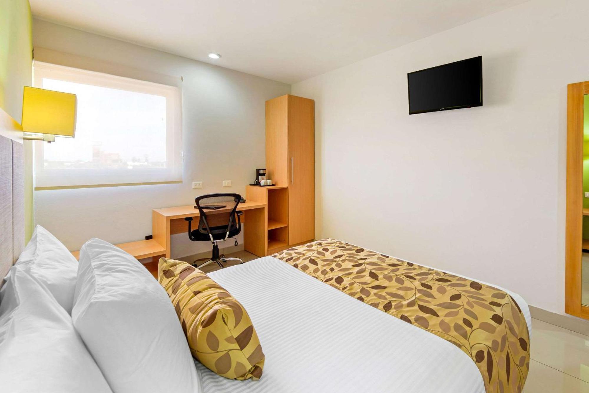 Sleep Inn Culiacan Bagian luar foto