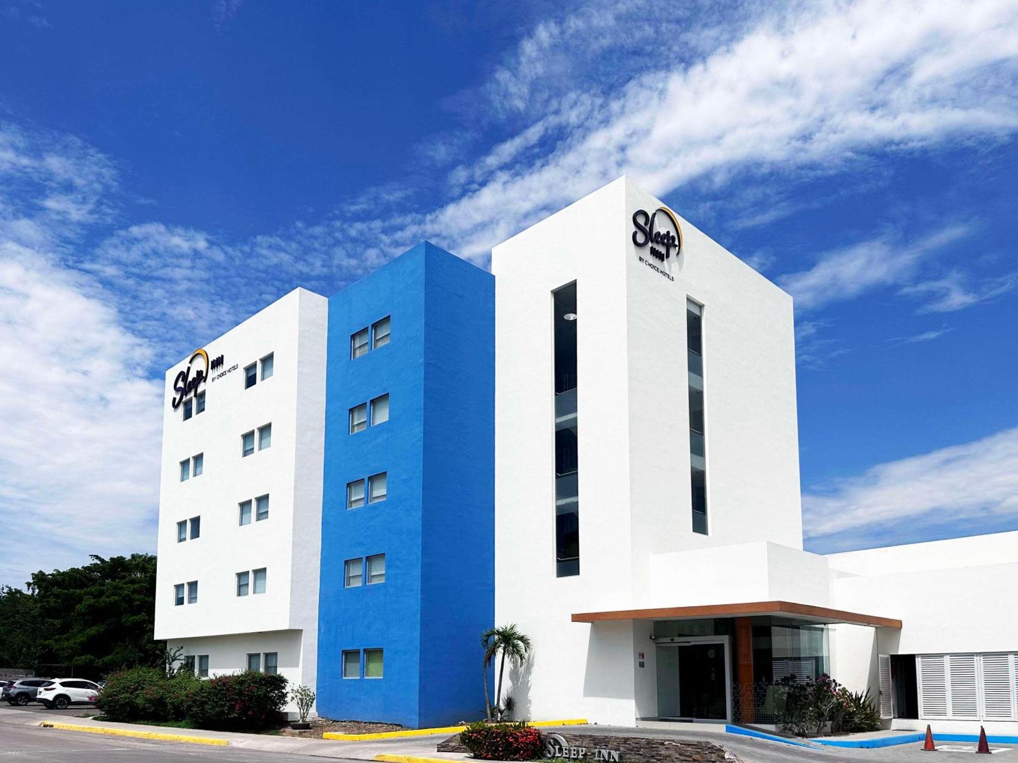 Sleep Inn Culiacan Bagian luar foto