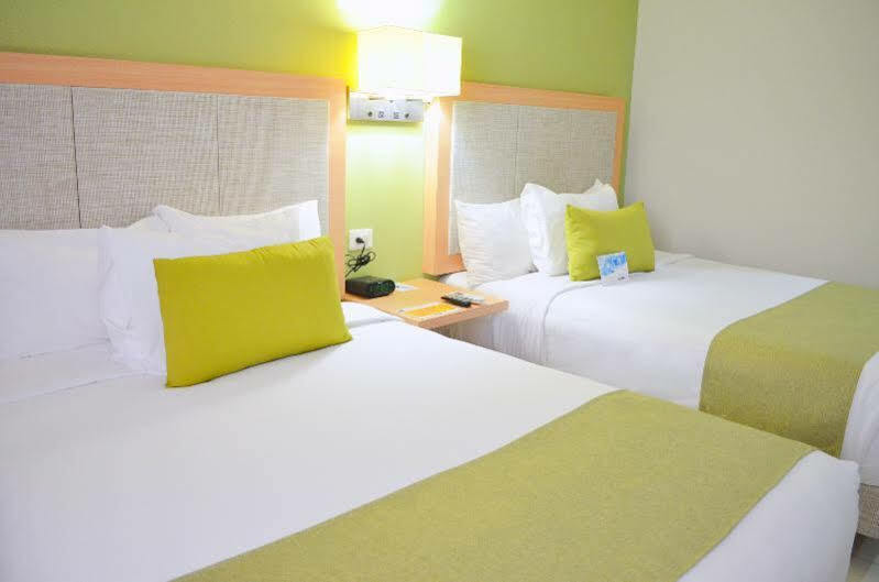 Sleep Inn Culiacan Bagian luar foto