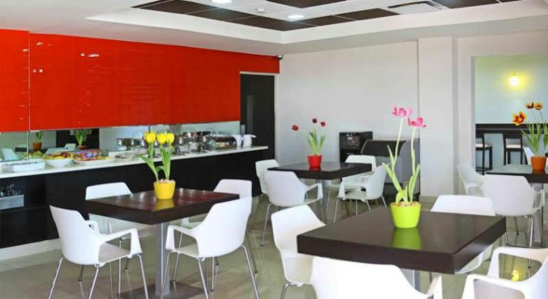 Sleep Inn Culiacan Bagian luar foto